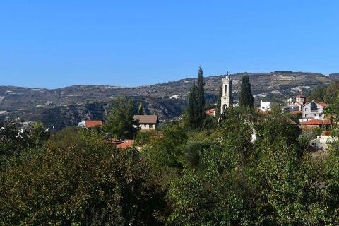 Ανήσυχη ηρεμία στα Μανδριά-Επέστρεψαν στα σπίτια τους οι 2000 κάτοικοι