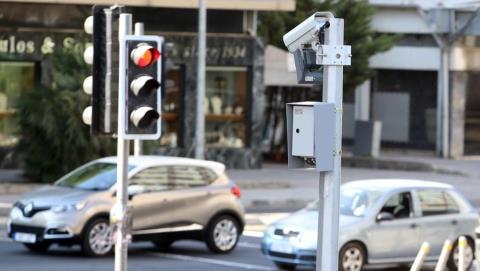 &Alpha;&lambda;&lambda;ά&zeta;&omicron;&upsilon;&nu; &tau;&alpha; ύ&psi;&eta; &pi;&rho;&omicron;&sigma;&tau;ί&mu;&omega;&nu; &sigma;&tau;&alpha; &sigma;&eta;&mu;&epsilon;ί&alpha; &phi;&omega;&tau;&omicron;&epsilon;&pi;&iota;&sigma;ή&mu;&alpha;&nu;&sigma;&eta;&sigmaf; &mu;&epsilon; &alpha;&pi;ό&phi;&alpha;&sigma;&eta; &Upsilon;&pi;&omicron;&upsilon;&rho;&gamma;&iota;&kappa;&omicron;ύ-&Omicron;&iota; &pi;&omicron;&iota;&nu;έ&sigmaf; &pi;&omicron;&upsilon; &theta;&alpha; &epsilon;&pi;&iota;&beta;ά&lambda;&lambda;&omicron;&nu;&tau;&alpha;&iota;