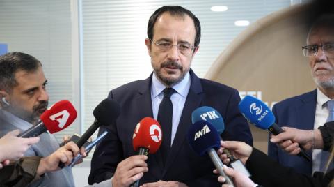 &Tau;&alpha; &epsilon;ί&pi;&epsilon; &mu;&epsilon; &tau;&omicron;&nu; &Pi;&rho;ί&gamma;&kappa;&iota;&pi;&alpha; &tau;&eta;&sigmaf; &Sigma;&alpha;&omicron;&upsilon;&delta;&iota;&kappa;ή&sigmaf; &Alpha;&rho;&alpha;&beta;ί&alpha;&sigmaf; &omicron; &Chi;&rho;&iota;&sigma;&tau;&omicron;&delta;&omicron;&upsilon;&lambda;ί&delta;&eta;&sigmaf;-&Kappa;&alpha;&tau;&alpha;&delta;ί&kappa;&alpha;&sigma;&epsilon; &tau;&iota;&sigmaf; &theta;&rho;&alpha;&sigma;ύ&tau;&alpha;&tau;&epsilon;&sigmaf; &epsilon;&pi;&iota;&theta;έ&sigma;&epsilon;&iota;&sigmaf; &sigma;&tau;&eta;&nu; &chi;ώ&rho;&alpha;