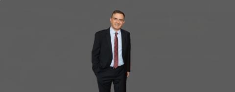 Ό&theta;&omega;&nu; &Pi;&alpha;&pi;&alpha;&delta;ό&pi;&omicron;&upsilon;&lambda;&omicron;&sigmaf; &laquo;&Omicron; &Gamma;&iota;ώ&rho;&gamma;&omicron;&sigmaf; &Lambda;&iota;ά&gamma;&kappa;&alpha;&sigmaf; &beta;ά&zeta;&epsilon;&iota; &mu;&pi;&rho;&omicron;&sigma;&tau;ά &tau;&alpha; &pi;&alpha;&iota;&delta;&iota;ά &tau;&omicron;&upsilon; &gamma;&iota;&alpha; &nu;&alpha; &kappa;&rho;&upsilon;&phi;&tau;&epsilon;ί, &epsilon;&nu;ώ &alpha;&pi;&epsilon;&iota;&lambda;&epsilon;ί &mu;&epsilon; &hellip;&alpha;&gamma;&omega;&gamma;έ&sigmaf;&raquo;