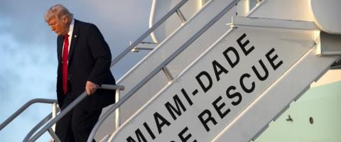 &laquo;&Omicron; &Tau;&rho;&alpha;&mu;&pi; &theta;έ&lambda;&epsilon;&iota; &tau;&eta; &delta;&omicron;&lambda;&omicron;&phi;&omicron;&nu;ί&alpha; &tau;&omicron;&upsilon; &gamma;&iota;&omicron;&upsilon; &Chi;&alpha;&mu;&epsilon;&nu;&epsilon;ΐ &alpha;&nu; &delta;&epsilon;&nu; &delta;&epsilon;&chi;&tau;&epsilon;ί &tau;&iota;&sigmaf; &alpha;&mu;&epsilon;&rho;&iota;&kappa;&alpha;&nu;&iota;&kappa;έ&sigmaf; &alpha;&pi;&alpha;&iota;&tau;ή&sigma;&epsilon;&iota;&sigmaf;&raquo;-&Eta; &alpha;&pi;&omicron;&kappa;ά&lambda;&upsilon;&psi;&eta; &tau;&eta;&sigmaf; Wall Street Journal