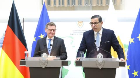 &Mu;ή&nu;&upsilon;&mu;&alpha; &sigma;&tau;ή&rho;&iota;&xi;&eta;&sigmaf; &Gamma;&epsilon;&rho;&mu;&alpha;&nu;&omicron;ύ &Upsilon;&Pi;&Epsilon;&Xi; &sigma;&tau;&eta;&nu; &Kappa;ύ&pi;&rho;&omicron;-&laquo;&Alpha;&nu; &upsilon;&pi;ά&rho;&xi;&epsilon;&iota; &alpha;&nu;ά&gamma;&kappa;&eta; &alpha;&sigma;&phi;ά&lambda;&epsilon;&iota;&alpha;&sigmaf; &tau;ό&tau;&epsilon; &phi;&upsilon;&sigma;&iota;&kappa;ά &epsilon;ί&mu;&alpha;&sigma;&tau;&epsilon; έ&tau;&omicron;&iota;&mu;&omicron;&iota; &nu;&alpha; &tau;&omicron; &pi;&rho;ά&xi;&omicron;&upsilon;&mu;&epsilon;&raquo;