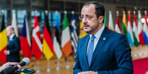 &Tau;&eta;&lambda;&epsilon;&delta;&iota;ά&sigma;&kappa;&epsilon;&psi;&eta; &Chi;&rho;&iota;&sigma;&tau;&omicron;&delta;&omicron;&upsilon;&lambda;ί&delta;&eta; &mu;&epsilon; &Epsilon;&upsilon;&rho;&omega;&pi;&alpha;ί&omicron;&upsilon;&sigmaf; &eta;&gamma;έ&tau;&epsilon;&sigmaf;-&Sigma;&tau;&omicron; &tau;&rho;&alpha;&pi;έ&zeta;&iota; &kappa;&alpha;&iota; &omicron;&iota; &epsilon;&xi;&epsilon;&lambda;ί&xi;&epsilon;&iota;&sigmaf; &sigma;&tau;&eta;&nu; &Mu;έ&sigma;&eta; &Alpha;&nu;&alpha;&tau;&omicron;&lambda;ή