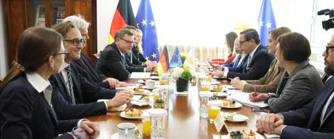 &Epsilon;&upsilon;&rho;&epsilon;ί&alpha; &theta;&epsilon;&mu;&alpha;&tau;&omicron;&lambda;&omicron;&gamma;ί&alpha; &sigma;&tau;&eta;&nu; &sigma;&upsilon;&nu;ά&nu;&tau;&eta;&sigma;&eta; &tau;&omega;&nu; &Upsilon;&Pi;&Epsilon;&Xi; &Kappa;ύ&pi;&rho;&omicron;&upsilon; &kappa;&alpha;&iota; &Gamma;&epsilon;&rho;&mu;&alpha;&nu;ί&alpha;&sigmaf;