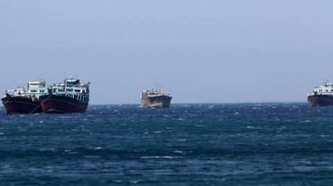 &Pi;ώ&sigmaf; &theta;&alpha; &epsilon;&lambda;έ&gamma;&xi;&epsilon;&iota; &omicron; &Tau;&rho;&alpha;&mu;&pi; &tau;&alpha; &Sigma;&tau;&epsilon;&nu;ά &tau;&omicron;&upsilon; &Omicron;&rho;&mu;&omicron;ύ&zeta;-&Tau;&alpha; &rho;ί&sigma;&kappa;&alpha;, &tau;&alpha; &sigma;&epsilon;&nu;ά&rho;&iota;&alpha; &kappa;&alpha;&iota; &tau;&omicron;&hellip; &Mu;&pi;&alpha;&nu;&tau;ά&rho; &Alpha;&mu;&pi;ά&sigmaf;