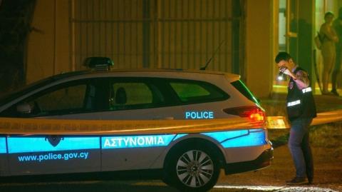 &Rho;ί&psi;&eta; &pi;&upsilon;&rho;&omicron;&beta;&omicron;&lambda;&iota;&sigma;&mu;ώ&nu; &sigma;&epsilon; &kappa;&alpha;&phi;&epsilon;&tau;έ&rho;&iota;&alpha; &sigma;&tau;&eta; &Lambda;&epsilon;&mu;&epsilon;&sigma;ό-&Epsilon;&nu;&tau;&omicron;&pi;ί&sigma;&tau;&eta;&kappa;&alpha;&nu; &delta;ύ&omicron; &omicron;&pi;έ&sigmaf;, έ&rho;&epsilon;&upsilon;&nu;&epsilon;&sigmaf; &gamma;&iota;&alpha; &tau;&omicron;&upsilon;&sigmaf; &delta;&rho;ά&sigma;&tau;&epsilon;&sigmaf;