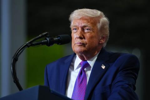 &Tau;&rho;&alpha;&mu;&pi;: &Omicron;&iota; &Eta;&Pi;&Alpha; &kappa;&epsilon;&rho;&delta;ί&zeta;&omicron;&upsilon;&nu; &alpha;&pi;ό &tau;&omicron; &pi;&epsilon;&tau;&rho;έ&lambda;&alpha;&iota;&omicron;, &alpha;&lambda;&lambda;ά &delta;&epsilon;&nu; &theta;&alpha; &alpha;&phi;ή&sigma;&omega; &tau;&omicron; &Iota;&rho;ά&nu; &nu;&alpha; &alpha;&pi;&omicron;&kappa;&tau;ή&sigma;&epsilon;&iota; &pi;&upsilon;&rho;&eta;&nu;&iota;&kappa;ά