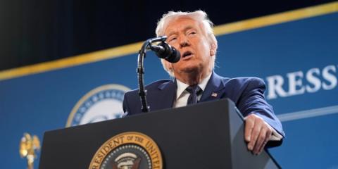 &Epsilon;&nu;&tau;&epsilon;ί&nu;&epsilon;&iota; &tau;&eta;&nu; &alpha;&nu;&eta;&sigma;&upsilon;&chi;ί&alpha; &omicron; &Tau;&rho;&alpha;&mu;&pi;, &pi;&rho;&omicron;&alpha;&nu;ή&gamma;&gamma;&epsilon;&iota;&lambda;&epsilon; &mu;&epsilon;&gamma;ά&lambda;&omicron; &chi;&tau;ύ&pi;&eta;&mu;&alpha; &sigma;&tau;&omicron; &Iota;&rho;ά&nu;-&laquo;&Pi;&alpha;&rho;&alpha;&kappa;&omicron;&lambda;&omicron;&upsilon;&theta;ή&sigma;&tau;&epsilon; &tau;&iota; &theta;&alpha; &sigma;&upsilon;&mu;&beta;&epsilon;ί &sigma;&tau;&alpha; &pi;&alpha;&rho;&alpha;&nu;&omicron;ϊ&kappa;ά &kappa;&alpha;&theta;ά&rho;&mu;&alpha;&tau;&alpha;&raquo;