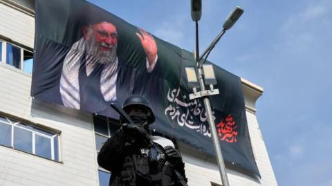 &laquo;&Tau;&omicron; &Iota;&rho;ά&nu; &delta;&epsilon;&nu; &mu;&pi;&omicron;&rho;&epsilon;ί &nu;&alpha; &epsilon;&pi;&iota;&kappa;&rho;&alpha;&tau;ή&sigma;&epsilon;&iota; &alpha;&pi;έ&nu;&alpha;&nu;&tau;&iota; &sigma;&epsilon; &Eta;&Pi;&Alpha; &kappa;&alpha;&iota; &Iota;&sigma;&rho;&alpha;ή&lambda;&raquo;-&Pi;&omicron;ύ &omicron;&delta;&eta;&gamma;&epsilon;ί&tau;&alpha;&iota; &eta; &sigma;ύ&gamma;&kappa;&rho;&omicron;&upsilon;&sigma;&eta; &sigma;&tau;&eta; &Mu;έ&sigma;&eta; &Alpha;&nu;&alpha;&tau;&omicron;&lambda;ή