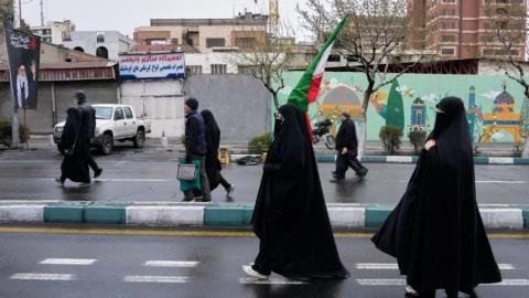 &Beta;&Iota;&Nu;&Tau;&Epsilon;&Omicron;: &Eta; &sigma;&tau;&iota;&gamma;&mu;ή &pi;&omicron;&upsilon; &tau;&omicron; &Iota;&sigma;&rho;&alpha;ή&lambda; &beta;&omicron;&mu;&beta;&alpha;&rho;&delta;ί&zeta;&epsilon;&iota; &tau;&eta;&nu; &Tau;&epsilon;&chi;&epsilon;&rho;ά&nu;&eta; &tau;&eta;&nu; ώ&rho;&alpha; &pi;&omicron;&upsilon; &chi;&iota;&lambda;&iota;ά&delta;&epsilon;&sigmaf; &pi;&omicron;&lambda;ί&tau;&epsilon;&sigmaf; &delta;&iota;&alpha;&delta;&eta;&lambda;ώ&nu;&omicron;&upsilon;&nu;