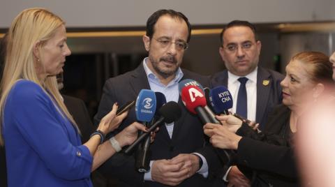 A&pi;ά&nu;&tau;&eta;&sigma;&epsilon; &sigma;&epsilon; &Delta;&Eta;&Sigma;&Upsilon; &kappa;&alpha;&iota; &Alpha;&Kappa;&Epsilon;&Lambda; &omicron; &Chi;&rho;&iota;&sigma;&tau;&omicron;&delta;&omicron;&upsilon;&lambda;ί&delta;&eta;&sigmaf;-&laquo;&Epsilon;ί&nu;&alpha;&iota; &tau;&alpha;&upsilon;&tau;ό&sigma;&eta;&mu;&epsilon;&sigmaf; &omicron;&iota; &alpha;&pi;ό&psi;&epsilon;&iota;&sigmaf; &sigma;&epsilon; ό&lambda;&alpha; &tau;&alpha; &theta;έ&mu;&alpha;&tau;&alpha; &tau;&eta;&sigmaf; &epsilon;&sigma;&omega;&tau;&epsilon;&rho;&iota;&kappa;ή&sigmaf; &delta;&iota;&alpha;&kappa;&upsilon;&beta;έ&rho;&nu;&eta;&sigma;&eta;&sigmaf;&raquo;