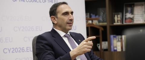 &Sigma;&tau;&omicron; &pi;&lambda;&epsilon;&upsilon;&rho;ό &tau;&omega;&nu; &kappa;&omicron;&iota;&nu;&omicron;&tau;ή&tau;&omega;&nu; &omicron; &Iota;&omega;ά&nu;&nu;&omicron;&upsilon;-&laquo;&Eta; &lambda;&epsilon;&iota;&tau;&omicron;&upsilon;&rho;&gamma;ί&alpha; &tau;&omega;&nu; &Sigma;&upsilon;&mu;&pi;&lambda;&epsilon;&gamma;&mu;ά&tau;&omega;&nu; &epsilon;&nu;&iota;&sigma;&chi;ύ&epsilon;&iota; &tau;&eta; &sigma;&upsilon;&nu;&epsilon;&rho;&gamma;&alpha;&sigma;ί&alpha; &kappa;&alpha;&iota; &delta;&eta;&mu;&iota;&omicron;&upsilon;&rho;&gamma;&epsilon;ί &nu;έ&epsilon;&sigmaf; &pi;&rho;&omicron;&omicron;&pi;&tau;&iota;&kappa;έ&sigmaf;&raquo;