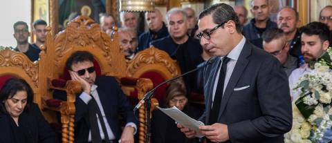 &Sigma;&tau;&eta;&nu; &tau;&epsilon;&lambda;&epsilon;&upsilon;&tau;&alpha;ί&alpha; &tau;&omicron;&upsilon; &kappa;&alpha;&tau;&omicron;&iota;&kappa;ί&alpha; &omicron;&delta;&eta;&gamma;ή&theta;&eta;&kappa;&epsilon; &omicron; &Alpha;&nu;&delta;&rho;έ&alpha;&sigmaf; &Mu;&alpha;&upsilon;&rho;&omicron;&mu;&mu;ά&tau;&eta;&sigmaf;-&laquo;&Sigma;&pi;ά&nu;&iota;&omicron;&sigmaf; ά&nu;&theta;&rho;&omega;&pi;&omicron;&sigmaf;, &tau;ί&mu;&eta;&sigma;&epsilon; &kappa;&alpha;&iota; &upsilon;&pi;&eta;&rho;έ&tau;&eta;&sigma;&epsilon; &mu;&epsilon; &pi;ά&theta;&omicron;&sigmaf; &tau;&eta;&nu; &pi;&alpha;&tau;&rho;ί&delta;&alpha; &mu;&alpha;&sigmaf;...&raquo;