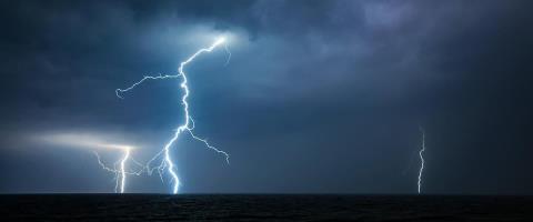 Σε ισχύ κίτρινη προειδοποίηση για βροχές και καταιγίδες-Αναμένεται παγετός στα ορεινά το βράδυ