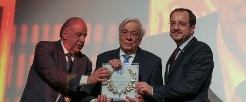 Αναγορεύτηκε Επίτιμος Δημότης Λευκάρων και έστειλε μηνύματα για Κυπριακό ο Παυλόπουλος-«Δεν νοείται λύση του Κυπριακού με εποίκους και στρατεύματα κατοχής»