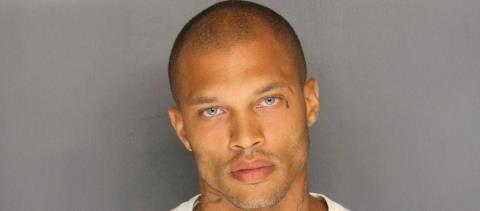 Η ζωή του «πιο σέξι εγκληματία του κόσμου» σήμερα-Ο Τζέρεμι Μικς μιλά για τις γυμνές φωτογραφίες που του έστελναν και τους ξυλοδαρμούς στη φυλακή