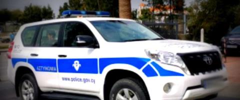 Άντρας με μαχαίρι φωνάζει και απειλεί σε διαμέρισμα στη Λάρνακα-Στο σημείο Αστυνομία, κλήθηκαν διαπραγματευτές