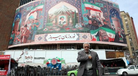 Έφηβοι από 12 ετών στις περιπολίες εθελοντών στην Τεχεράνη