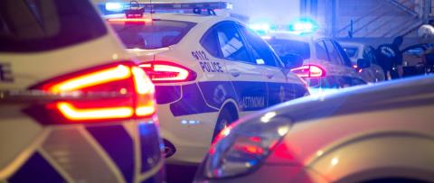 Πήγε έξω από προαύλιο εκκλησίας και πυροβολούσε στον αέρα, απείλησε νεαρούς που έριχναν κροτίδες