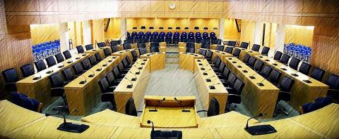 &laquo;&Mu;&alpha;&zeta;&epsilon;ύ&omicron;&upsilon;&nu;&raquo; &tau;&alpha; &omega;&phi;&epsilon;&lambda;ή&mu;&alpha;&tau;&alpha; &kappa;&alpha;&iota; &pi;&rho;&omicron;&nu;ό&mu;&iota;&alpha; &pi;&rho;ώ&eta;&nu; &kappa;&alpha;&iota; &tau;έ&omega;&sigmaf; &Pi;&rho;&omicron;έ&delta;&rho;&omega;&nu; &tau;&eta;&sigmaf; &Delta;&eta;&mu;&omicron;&kappa;&rho;&alpha;&tau;ί&alpha;&sigmaf; &kappa;&alpha;&iota; &Beta;&omicron;&upsilon;&lambda;ή&sigmaf;-&Upsilon;&pi;&eta;&rho;&epsilon;&sigma;&iota;&alpha;&kappa;ό ό&chi;&eta;&mu;&alpha; &mu;ό&nu;&omicron; &gamma;&iota;&alpha; &pi;έ&nu;&tau;&epsilon; &chi;&rho;ό&nu;&iota;&alpha;