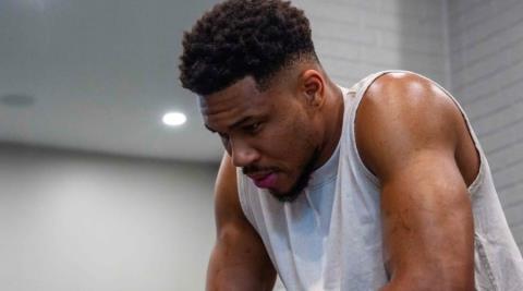 Μήνυμα Αντετοκούνμπο με πολλούς αποδέκτες-«Το να προσεύχεστε για την πτώση μου δεν σας κάνει θρήσκους»