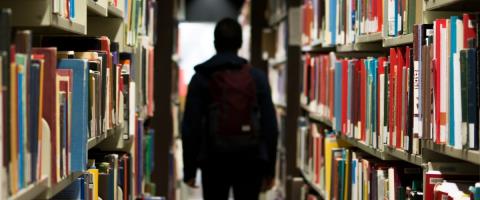 Πρόταση νόμου Κάρουλα για επιμήκυνση της φοροελάφρυνσης σε οικογένειες φοιτητών-Τι προνοεί και ποιοι θα επωφεληθούν