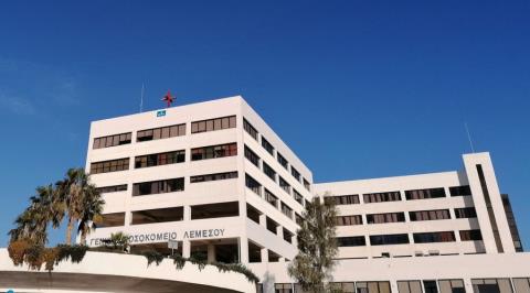 &Tau;&sigma;&alpha;&kappa;ώ&theta;&eta;&kappa;&alpha;&nu; &delta;ύ&omicron; &omicron;&delta;&eta;&gamma;&omicron;ί &sigma;&tau;&eta; &Lambda;&epsilon;&mu;&epsilon;&sigma;ό, &tau;&rho;ά&beta;&eta;&xi;&epsilon; &mu;&alpha;&chi;&alpha;ί&rho;&iota; &omicron; &sigma;&upsilon;&nu;&omicron;&delta;&eta;&gamma;ό&sigmaf; 22&chi;&rho;&omicron;&nu;&eta;&sigmaf; &kappa;&alpha;&iota; &tau;&rho;&alpha;&upsilon;&mu;ά&tau;&iota;&sigma;&epsilon; 68&chi;&rho;&omicron;&nu;&omicron;-&Chi;&epsilon;&iota;&rho;&omicron;&pi;έ&delta;&epsilon;&sigmaf; &sigma;&epsilon; &delta;ύ&omicron; &pi;&rho;ό&sigma;&omega;&pi;&alpha;