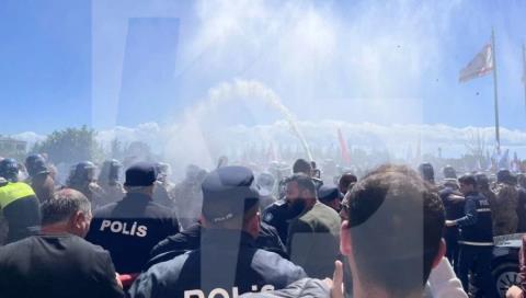 &Beta;&Iota;&Nu;&Tau;&Epsilon;&Omicron;: &Omicron;&delta;&omicron;&mu;&alpha;&chi;ί&epsilon;&sigmaf; &sigma;&epsilon; &delta;&iota;&alpha;&mu;&alpha;&rho;&tau;&upsilon;&rho;ί&alpha; &gamma;&iota;&alpha; &tau;&eta;&nu; &Alpha;&Tau;&Alpha; &sigma;&tau;&alpha; &kappa;&alpha;&tau;&epsilon;&chi;ό&mu;&epsilon;&nu;&alpha;-&Pi;&epsilon;&tau;&rho;&omicron;&beta;&omicron;&lambda;&iota;&sigma;&mu;&omicron;ί &alpha;&pi;ό &pi;&omicron;&lambda;ί&tau;&epsilon;&sigmaf;, &alpha;&pi;ά&nu;&tau;&eta;&sigma;&alpha;&nu; &mu;&epsilon; &sigma;&pi;&rho;έ&iota; &omicron;&iota; &laquo;&alpha;&sigma;&tau;&upsilon;&nu;&omicron;&mu;&iota;&kappa;&omicron;ί&raquo;