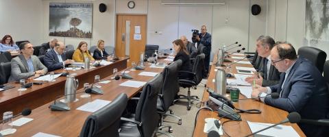 &Epsilon;&pi;&iota;&kappa;&alpha;&iota;&rho;&omicron;&pi;&omicron;&iota;&omicron;ύ&nu;&tau;&alpha;&iota; &tau;&alpha; &kappa;&rho;&iota;&tau;ή&rho;&iota;&alpha; &gamma;&iota;&alpha; &epsilon;&pi;&iota;&delta;ό&tau;&eta;&sigma;&eta; &epsilon;&nu;&omicron;&iota;&kappa;ί&omicron;&upsilon; &alpha;&pi;ό &tau;&eta;&nu; &Upsilon;&pi;. &Mu;έ&rho;&iota;&mu;&nu;&alpha;&sigmaf;-&laquo;&Mu;&epsilon;&iota;ώ&theta;&eta;&kappa;&alpha;&nu; &kappa;&alpha;&tau;ά 90% &tau;&alpha; &pi;&alpha;&rho;ά&pi;&omicron;&nu;&alpha;, &alpha;&upsilon;&xi;ή&theta;&eta;&kappa;&alpha;&nu; &omicron;&iota; &delta;&iota;&kappa;&alpha;&iota;&omicron;ύ&chi;&omicron;&iota;&raquo;