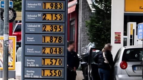 Πρόταση της ΕΕ για τηλεργασία και Κυριακές χωρίς αυτοκίνητα λόγω αυξήσεων σε πετρέλαιο και φυσικό αέριο