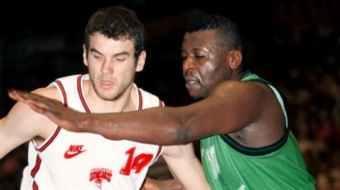 Ο Παναθηναϊκός απάντησε στην Μπανταλόνα με φωτογραφία από το νικητήριο σουτ του Κορνίλιους Τόμσον απέναντι στον Ολυμπιακό