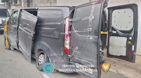 Ενώπιον Δικαστηρίου οι δύο συλληφθέντες για την καταδίωξη βαν στη Λευκωσία-Τσιγάρα, πουράκια και καπνό ναργιλέ εντόπισαν οι Αρχές