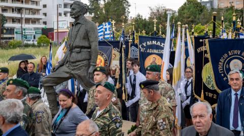 &Eta; &Lambda;&epsilon;&mu;&epsilon;&sigma;ό&sigmaf; &tau;ί&mu;&eta;&sigma;&epsilon; &tau;&eta;&nu; &epsilon;&theta;&nu;&iota;&kappa;ή &epsilon;&pi;έ&tau;&epsilon;&iota;&omicron; &tau;&eta;&sigmaf; 1&eta;&sigmaf; &Alpha;&pi;&rho;&iota;&lambda;ί&omicron;&upsilon;-&laquo;&Omicron;&iota; &epsilon;&pi;έ&tau;&epsilon;&iota;&omicron;&iota; &delta;&epsilon;&nu; &epsilon;ί&nu;&alpha;&iota; &mu;ό&nu;&omicron; &alpha;&nu;&alpha;&mu;&nu;ή&sigma;&epsilon;&iota;&sigmaf;, &epsilon;ί&nu;&alpha;&iota; &epsilon;&upsilon;&theta;ύ&nu;&epsilon;&sigmaf;, &nu;&alpha; &phi;&alpha;&nu;&omicron;ύ&mu;&epsilon; ά&xi;&iota;&omicron;&iota; &tau;&eta;&sigmaf; &theta;&upsilon;&sigma;ί&alpha;&sigmaf;&raquo;
