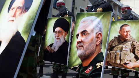 «Στρατιωτικό συμβούλιο» των Φρουρών της Επανάστασης ασκεί de facto εξουσία στο Ιράν-Περιθωριοποιούν τον Πεζεσκιάν