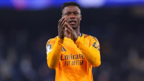 Πιθανή επιστροφή στη Γαλλία για τον Καμαβινγκά