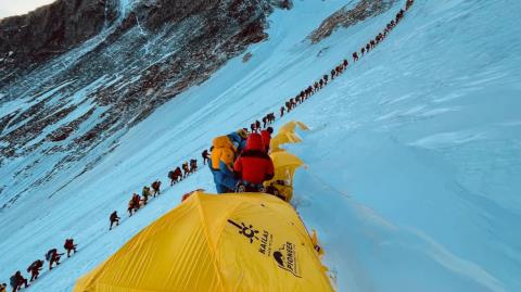 Απάτη 20 εκατομμυρίων δολαρίων στο Έβερεστ-Δηλητηρίαζαν ορειβάτες για να δικαιολογούν αεροδιακομιδές!