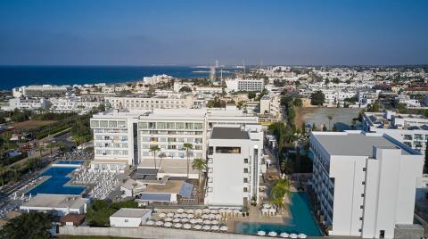 Atlantica Sancta Napa Resort: Οι αλλαγές στο ξενοδοχείο που επαναλειτούργησε ανανεωμένο (εικόνες)