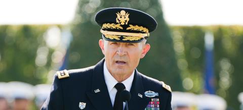 Ο υπουργός Άμυνας των ΗΠΑ ξήλωσε τον Αρχηγό του Στρατού-«Ψάχνουμε κάποιον να εφαρμόσει το όραμα του Τραμπ»