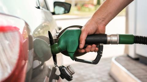 FT: Ακόμα και δελτίο στα καύσιμα εξετάζει η Κομισιόν, η EE πρέπει να προετοιμαστεί για μακρά ενεργειακή κρίση