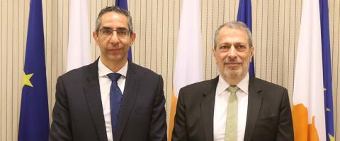 &Pi;&rho;ώ&tau;&eta; &alpha;&nu;&tau;ί&delta;&rho;&alpha;&sigma;&eta; &Sigma;&alpha;&beta;&beta;ί&delta;&eta; &gamma;&iota;&alpha; &tau;&omicron;&upsilon;&sigmaf; &iota;&sigma;&chi;&upsilon;&rho;&iota;&sigma;&mu;&omicron;ύ&sigmaf; &Delta;&rho;&omicron;&upsilon;&sigma;&iota;ώ&tau;&eta;-&laquo;&Tau;&iota; &pi;&lambda;ή&tau;&tau;&epsilon;&iota; &tau;&omicron;&nu; &theta;&epsilon;&sigma;&mu;ό; Ό&tau;&iota; &kappa;ά&pi;&omicron;&iota;&omicron;&sigmaf; &iota;&sigma;&chi;&upsilon;&rho;ί&zeta;&epsilon;&tau;&alpha;&iota; ό&tau;&iota; έ&sigma;&tau;&epsilon;&iota;&lambda;&alpha; &mu;ή&nu;&upsilon;&mu;&alpha; &kappa;&alpha;&iota; &epsilon;ί&pi;&alpha; &phi;ί&lambda;&epsilon; &mu;&omicron;&upsilon;