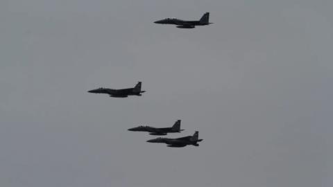 Θρίλερ με την τύχη του πληρώματος του F15 που υποστηρίζει ότι κατέρριψε η Τεχεράνη