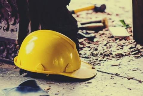 &Pi;&omicron;&iota;&nu;ή &euro;12.000 &sigma;&epsilon; &epsilon;&tau;&alpha;&iota;&rho;&epsilon;ί&alpha; &gamma;&iota;&alpha; &epsilon;&rho;&gamma;&alpha;&tau;&iota;&kappa;ό &alpha;&tau;ύ&chi;&eta;&mu;&alpha;-&Delta;&epsilon;&nu; &chi;&rho;&eta;&sigma;&iota;&mu;&omicron;&pi;&omicron;ί&eta;&sigma;&epsilon; &kappa;&alpha;&tau;ά&lambda;&lambda;&eta;&lambda;&alpha; &iota;&kappa;&rho;&iota;ώ&mu;&alpha;&tau;&alpha; &gamma;&iota;&alpha; &epsilon;&rho;&gamma;&alpha;&sigma;ί&epsilon;&sigmaf; &sigma;&epsilon; &mu;&epsilon;&tau;&alpha;&lambda;&lambda;&iota;&kappa;ό &sigma;&tau;έ&gamma;&alpha;&sigma;&tau;&rho;&omicron;