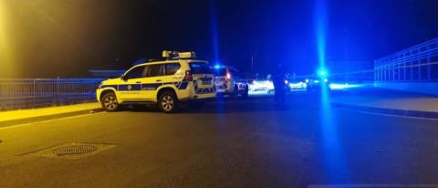 Έ&lambda;&epsilon;&gamma;&chi;&omicron;&iota; &gamma;&iota;&alpha; &lambda;&alpha;&mu;&pi;&rho;&alpha;&tau;&zeta;&iota;έ&sigmaf; &kappa;&alpha;&iota; &kappa;&rho;&omicron;&tau;ί&delta;&epsilon;&sigmaf; &alpha;&pi;ό &tau;&eta;&nu; &Alpha;&sigma;&tau;&upsilon;&nu;&omicron;&mu;ί&alpha;-&Pi;&epsilon;&rho;&iota;&pi;&omicron;&lambda;ί&epsilon;&sigmaf; &gamma;&iota;&alpha; ά&nu;&alpha;&mu;&mu;&alpha; &phi;&omega;&tau;&iota;ά&sigmaf;, &pi;&alpha;&rho;&alpha;&lambda;ή&phi;&theta;&eta;&kappa;&alpha;&nu; &pi;&omicron;&sigma;ό&tau;&eta;&tau;&epsilon;&sigmaf; &xi;&upsilon;&lambda;&epsilon;ί&alpha;&sigmaf;