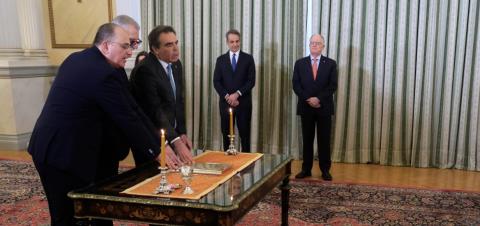 Ορκίστηκαν τα νέα μέλη της ελληνικής Κυβέρνησης-Το μήνυμα Μαξίμου με τις αλλαγές και το χρονοδιάγραμμα των επόμενων ωρών στη Βουλή