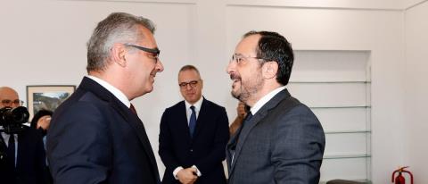 &Sigma;&tau;&eta;&nu; &alpha;&tau;&zeta;έ&nu;&tau;&alpha; &tau;&eta;&sigmaf; &sigma;&upsilon;&nu;ά&nu;&tau;&eta;&sigma;&eta;&sigmaf; &Chi;&rho;&iota;&sigma;&tau;&omicron;&delta;&omicron;&upsilon;&lambda;ί&delta;&eta; &mu;&epsilon; Έ&rho;&chi;&iota;&omicron;&upsilon;&rho;&mu;&alpha;&nu; &kappa;&alpha;&iota; &tau;&omicron; &omicron;&delta;ό&phi;&rho;&alpha;&gamma;&mu;&alpha; &Kappa;&omicron;&kappa;&kappa;ί&nu;&omega;&nu;-Έ&tau;&omicron;&iota;&mu;&omicron;&sigmaf; &nu;&alpha; &sigma;&upsilon;&zeta;&eta;&tau;ή&sigma;&epsilon;&iota; &kappa;&alpha;&iota; &gamma;&iota;&alpha; &Mu;&Omicron;&Epsilon; &omicron; &Pi;&rho;ό&epsilon;&delta;&rho;&omicron;&sigmaf;