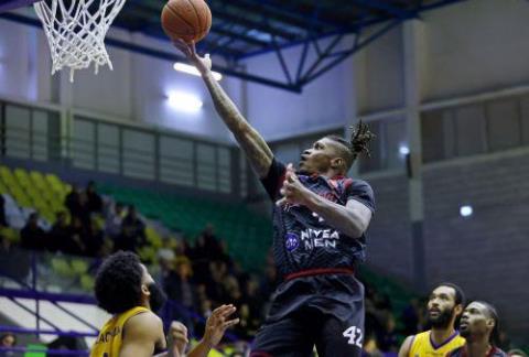 Ο Κεραυνός συνέτριψε την ΑΕΛ,-Δύο αγώνες την Κυριακή στην Basket League