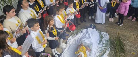 &Alpha;&nu;&alpha;&beta;ί&omega;&sigma;&epsilon; &tau;&omicron; έ&theta;&iota;&mu;&omicron; &tau;&eta;&sigmaf; &alpha;&nu;&alpha;&pi;&alpha;&rho;ά&sigma;&tau;&alpha;&sigma;&eta;&sigmaf; &tau;&eta;&sigmaf; &Alpha;&nu;ά&sigma;&tau;&alpha;&sigma;&eta;&sigmaf; &tau;&omicron;&upsilon; &Lambda;&alpha;&zeta;ά&rho;&omicron;&upsilon; &sigma;&tau;&eta; &Lambda;έ&mu;&pi;&alpha;(pics)