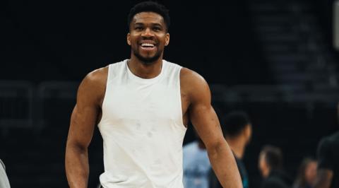 Η νέα αιχμήρη ανάρτηση του Γιάννη Αντετοκούνμπο και οι πανηγυρισμοί του για το άλεϊ ουπ του Άλεξ στον Θανάση