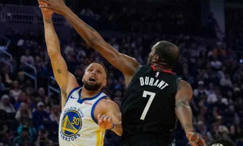 Οι Ρόκετς λύγισαν τους Γουόριορς στο φινάλε-Επέστρεψε ο Κάρι, καθοριστικός ο Ντουράντ