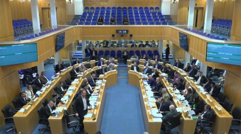 Πράσινο φως στο νομοσχέδιο για Χρηματοικονομικό Επίτροπο - Τροποποίηση πλαισίου για εκποιήσεις